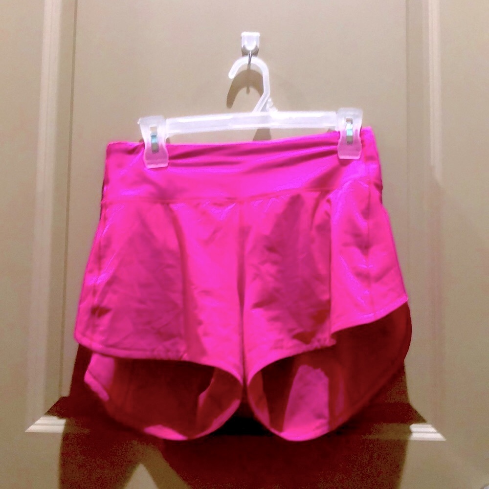 Lululemon SONIC PINK!!!!! Speed up short 4 lined size 8 RARE barley worn